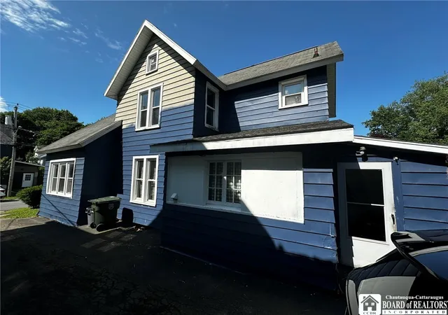 Photo 4 of Single family home for sale at 35 Falconer St, Jamestown, NY 14701 | MLS# R1694058 | Listing updated on 2026-07-17