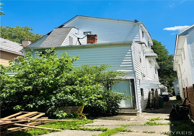 Listing Photo 2 - Condo for sale in building located at 238 Benzinger St, Buffalo, NY 14206 - Unit #