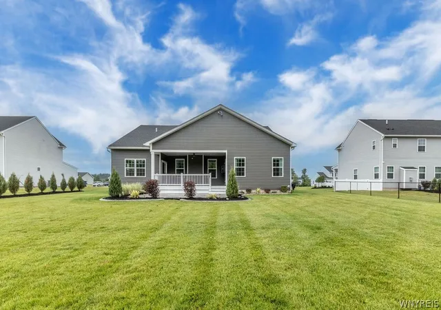 4th image of 4945 Brauer Dr, Lockport, NY 14094 | MLS# B1693231