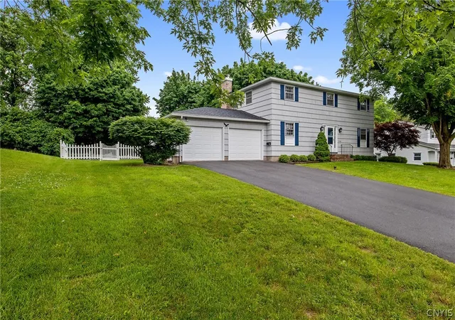 Photo 2 of Sale Pending at 102 Croyden Ln, Syracuse, NY 13224 | MLS# S1693350 | Listing updated on 2026-07-19