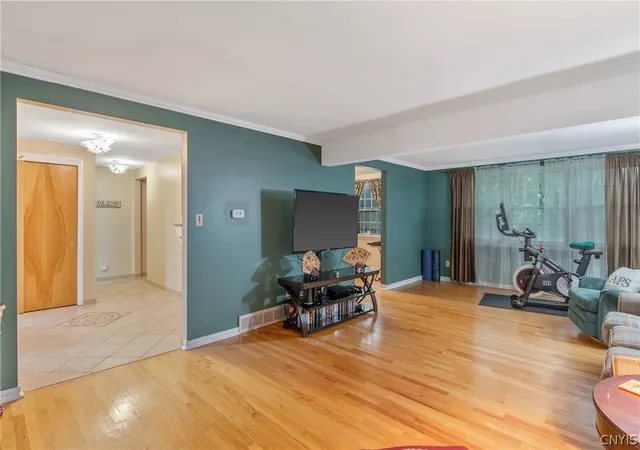 Photo 5 of Sale Pending at 102 Croyden Ln, Syracuse, NY 13224 | MLS# S1693350 | Listing updated on 2026-07-19