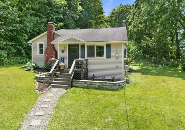Homes for sale in Marion, NY | 4246 E Williamson Rd, Marion, NY 14505 | MLS# R1692665