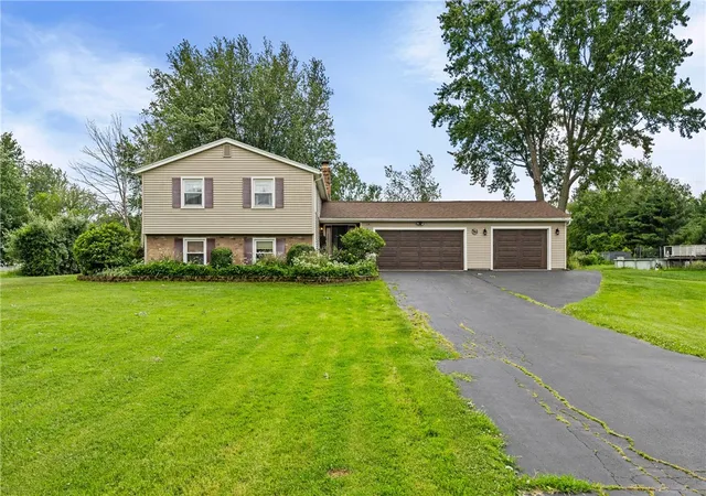 1st image of 1140 Willits Rd, Ontario, NY 14519 | MLS# R1694311