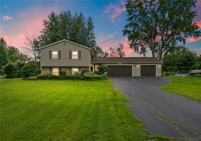 2nd image of 1140 Willits Rd, Ontario, NY 14519 | MLS# R1694311