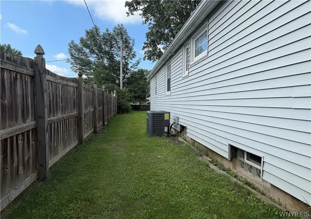 Homes for sale in Amherst, NY | 11 Copley, Amherst, NY 14221 | MLS# B1692565