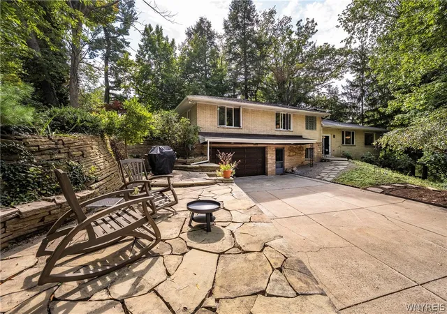 Photo 3 of Single family home for sale at 5650 Keems Ln, Hamburg, NY 14075 | MLS# B1691838 | Listing updated on 2026-08-04