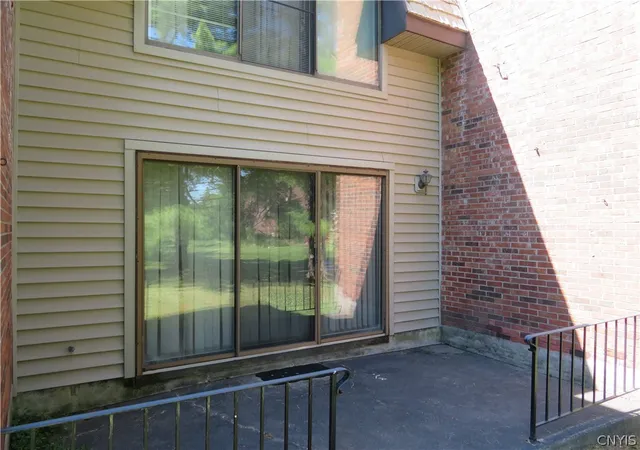 Listing Photo 3 - Condo for sale in building located at 101 Chestnut Hls, New Hartford, NY 13413