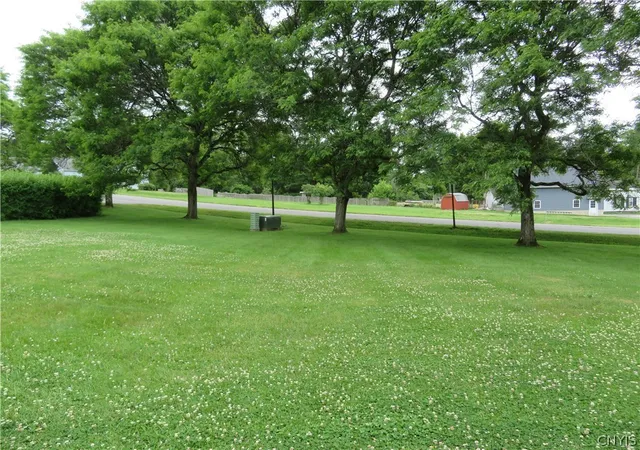 Listing Photo 4 - Condo for sale in building located at 101 Chestnut Hls, New Hartford, NY 13413