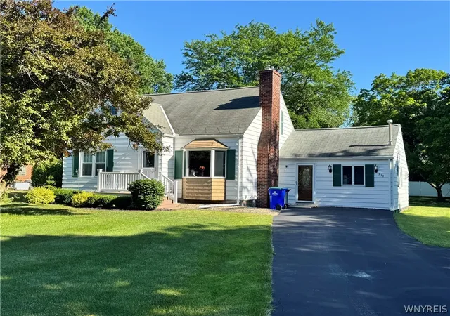 1st image of 930 Escarpment Dr, Lewiston, NY 14092 | MLS# B1693664