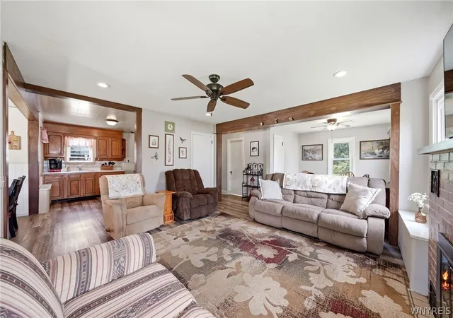 5th image of 6888 Sy Rd, Wheatfield, NY 14304 | MLS# B1694326