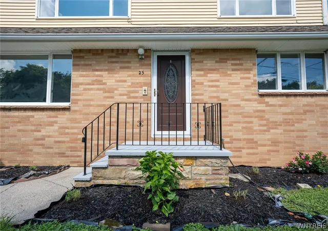 3rd image of 25 Cotton St, Lancaster, NY 14086 | MLS# B1694421