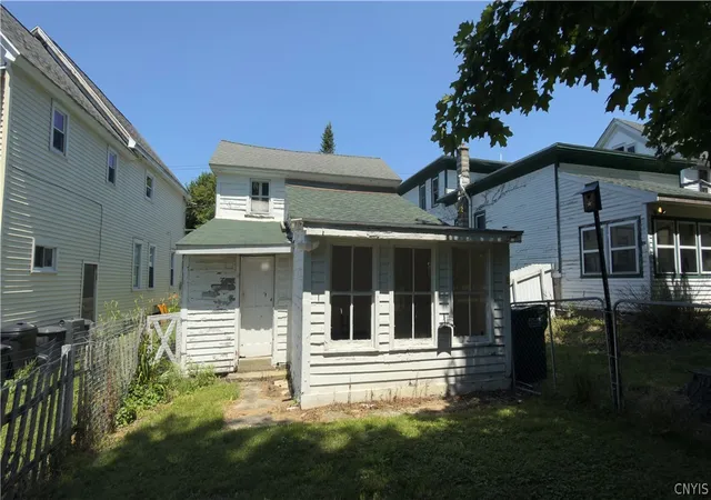 Homes for sale in Oswego, NY | 116 W Schuyler St, Oswego, NY 13126 | MLS# S1691991