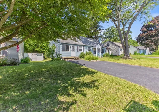 5th image of 125 Circle Rd, Salina, NY 13212 | MLS# S1688710