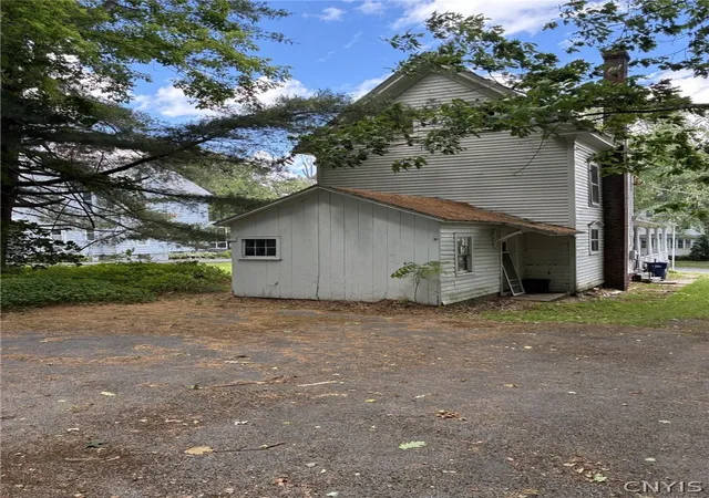 Homes for sale in Whitestown, NY | 1101 Utica St, Whitestown, NY 13424 | MLS# S1694523
