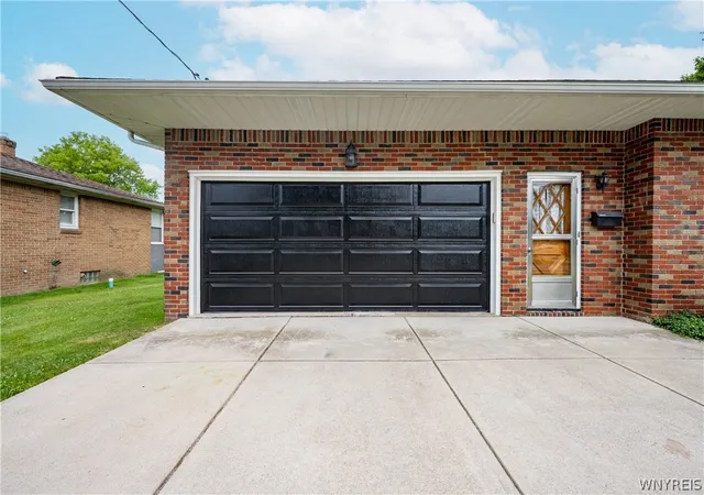 4th image of 178 Bigelow Pl, Depew, NY 14043 | MLS# B1694452