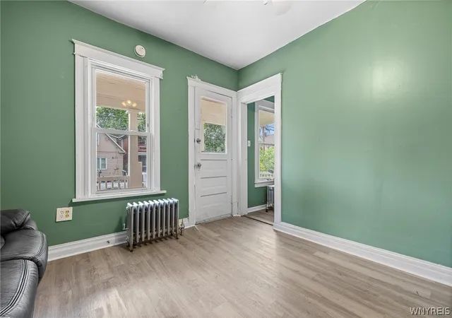 Listing Photo 4 - Condo for sale in building located at 445 18th St, Niagara Falls, NY 14303