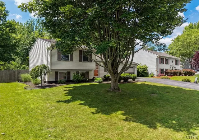 Homes for sale in Clay, NY | 8185 Capricorn Dr, Clay, NY 13090 | MLS# S1694475