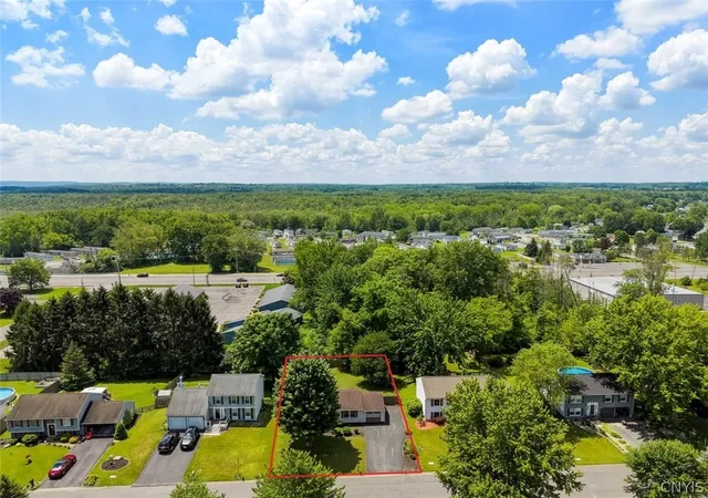 Homes for sale in Clay, NY | 8185 Capricorn Dr, Clay, NY 13090 | MLS# S1694475