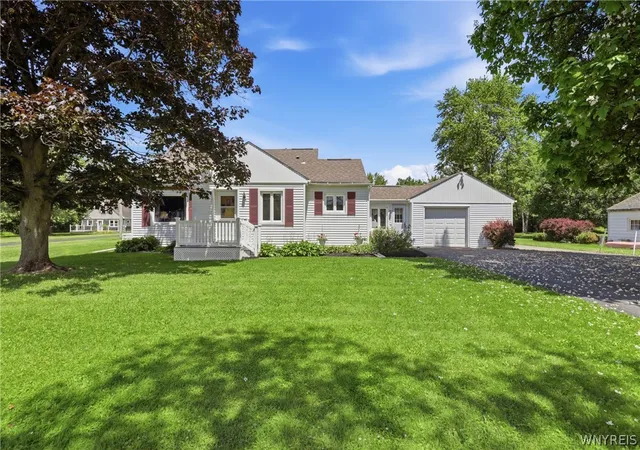 1st image of 6158 Broadway St, Lancaster, NY 14086 | MLS# B1693826