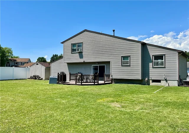 2nd image of 6118 Cordero Dr, Cicero, NY 13039 | MLS# S1694584