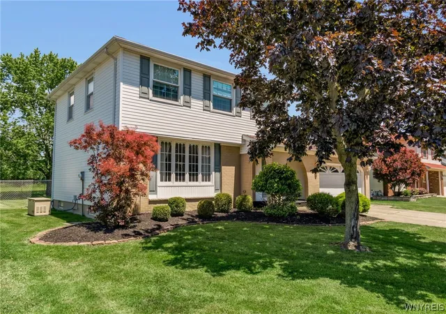 2nd image of 360 Forest Dr, Buffalo, NY 14224 | MLS# B1694545