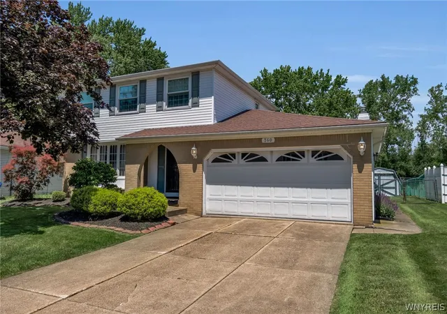 3rd image of 360 Forest Dr, Buffalo, NY 14224 | MLS# B1694545