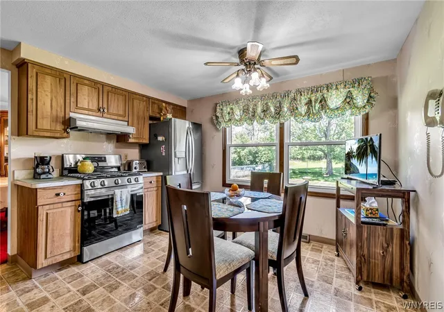 4th image of 360 Forest Dr, Buffalo, NY 14224 | MLS# B1694545