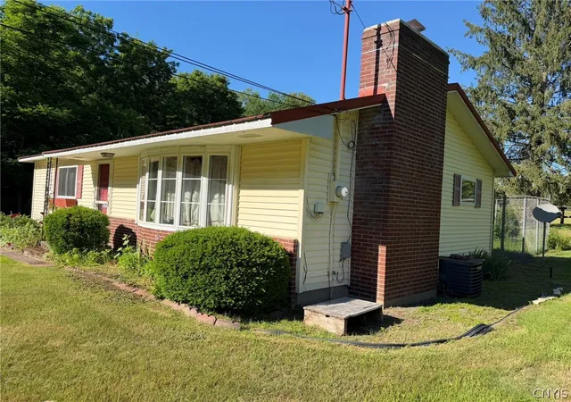 Photo 4 of Sale Pending at 1560 County Route 4, Central Square, NY 13036 | MLS# S1694628 | Listing updated on 2026-07-27