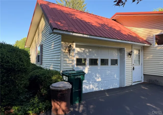 Photo 5 of Sale Pending at 1560 County Route 4, Central Square, NY 13036 | MLS# S1694628 | Listing updated on 2026-07-27