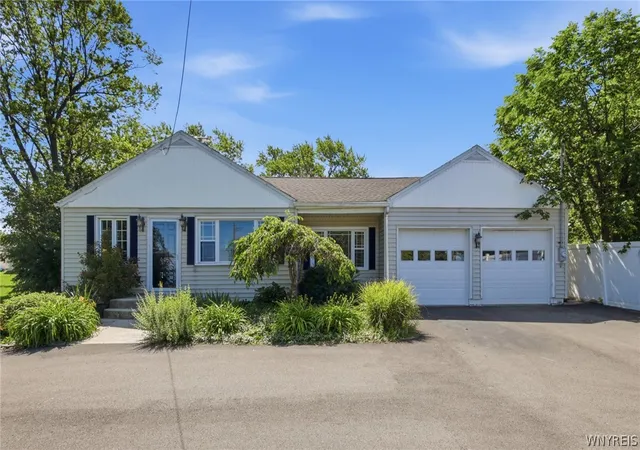 Homes for sale in Hamburg, NY | 4457 Lake Shore Rd, Hamburg, NY 14075 | MLS# B1694423