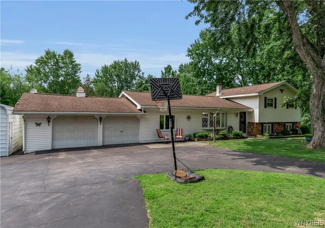 4th image of 6925 Ridge Rd, Lockport, NY 14094 | MLS# B1694617
