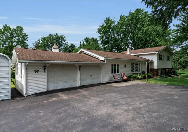 5th image of 6925 Ridge Rd, Lockport, NY 14094 | MLS# B1694617