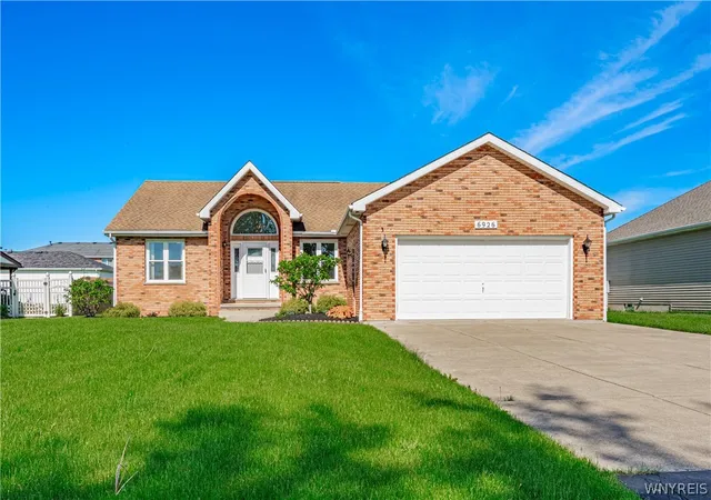 2nd image of 6926 Rebecca Dr, Wheatfield, NY 14304 | MLS# B1694252