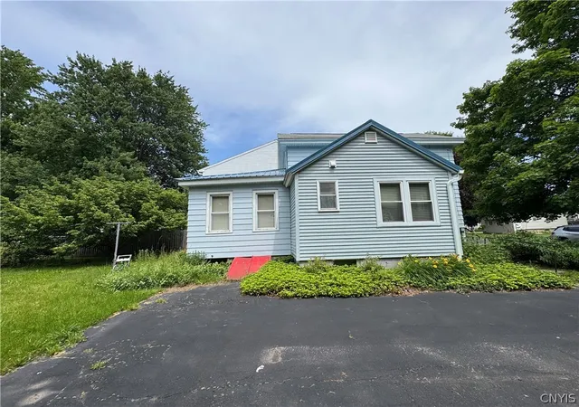 Homes for sale in Oswego, NY | 125 E Albany St, Oswego, NY 13126 | MLS# S1694691