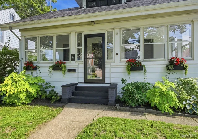 Homes for sale in Hamburg, NY | 87 Dudley Ave, Hamburg, NY 14075 | MLS# B1694481