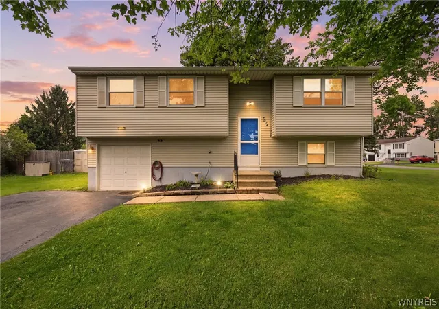 2nd image of 7024 Academy Ln, Lockport Town, NY 14094 | MLS# B1694208