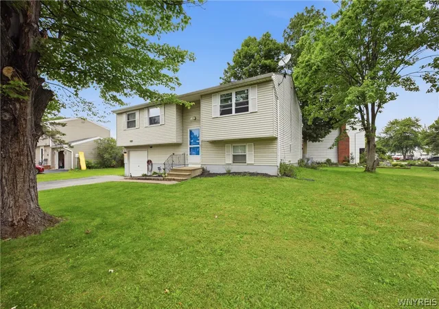 4th image of 7024 Academy Ln, Lockport Town, NY 14094 | MLS# B1694208