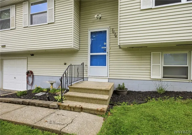 5th image of 7024 Academy Ln, Lockport Town, NY 14094 | MLS# B1694208