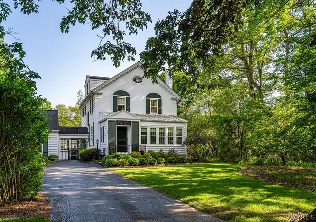 1st image of 861 Chestnut Hill Rd, East Aurora, NY 14052 | MLS# B1694216