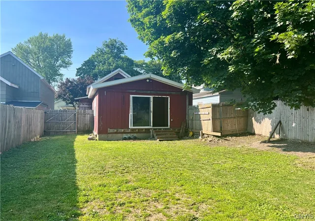 Homes for sale in Oswego, NY | 18 Catherine St, Oswego, NY 13126 | MLS# S1694712