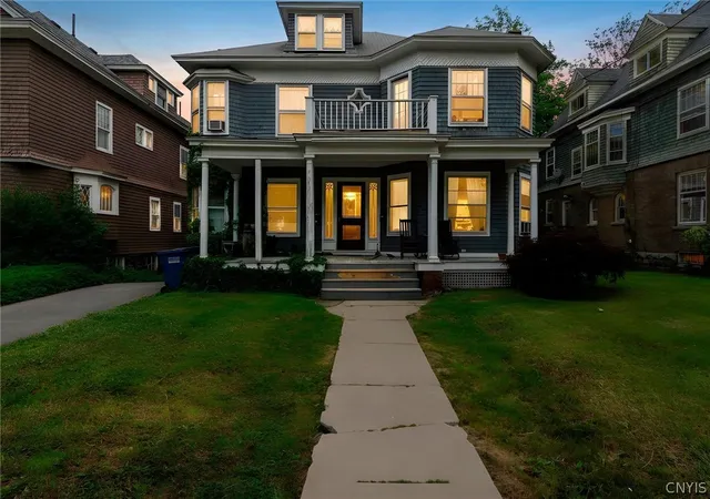 1st image of 303 Highland Ave, Syracuse, NY 13203 | MLS# S1694447
