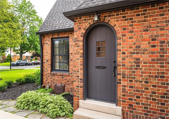Photo 4 of Sale Pending at 77 Lowell Rd, Buffalo, NY 14217 | MLS# B1694286 | Listing updated on 2026-07-15