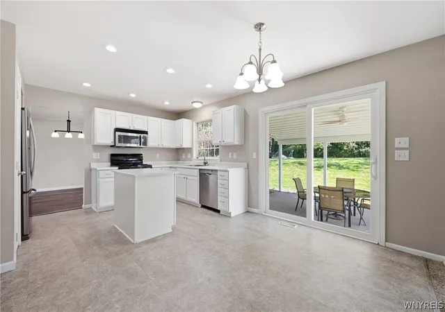 Photo 3 of Sale Pending at 2178 Fox Chase Rd, Lakeview, NY 14085 | MLS# B1694497 | Listing updated on 2026-07-22