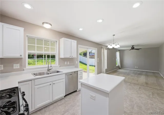 Photo 3 of Sale Pending at 2178 Fox Chase Rd, Lakeview, NY 14085 | MLS# B1694497 | Listing updated on 2026-07-22