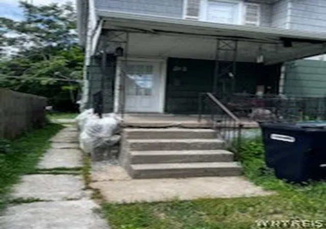 38th image of 542 10th St, Niagara Falls, NY 14301 | MLS# B1694051