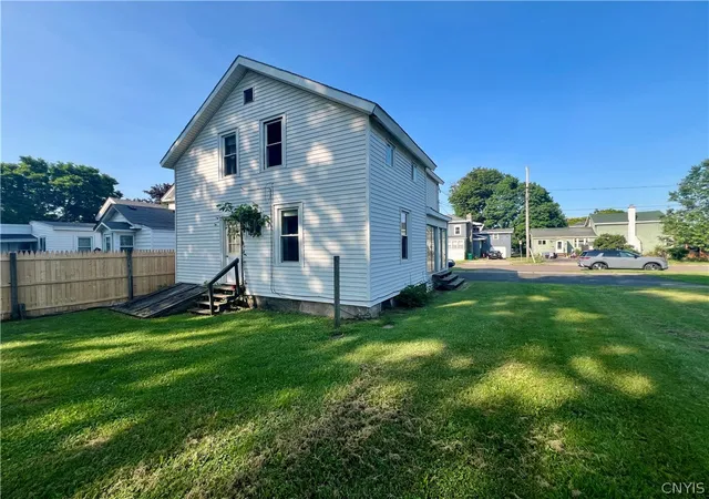 Photo 3 of Sale Pending at 200 W 6th Street, Oswego, NY 13126 | MLS# S1694786 | Listing updated on 2026-07-23