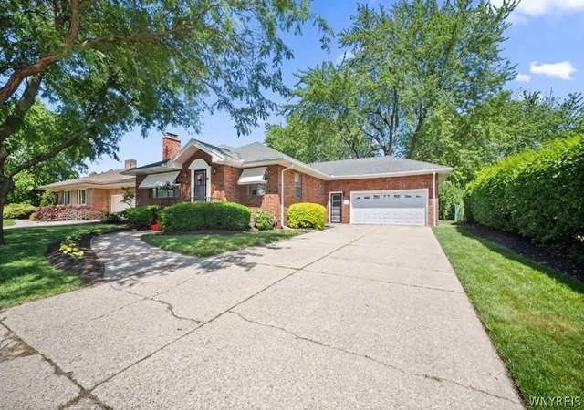 2nd image of 35 Calderwood Dr, Cheektowaga, NY 14215 | MLS# B1694408