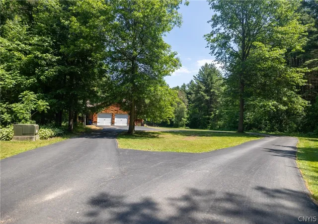 Homes for sale in Volney, NY | 37 Hilltop Ln, Volney, NY 13069 | MLS# S1692779