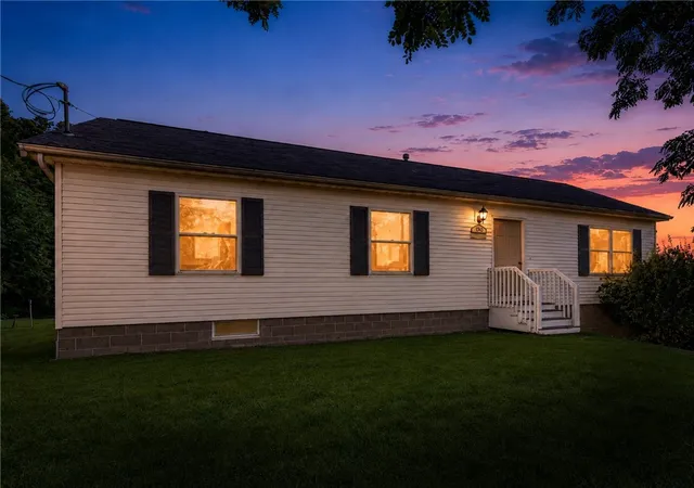 Homes for sale in Bloomfield, NY | 7142 Woolston Rd, Bloomfield, NY 14469 | MLS# R1693898