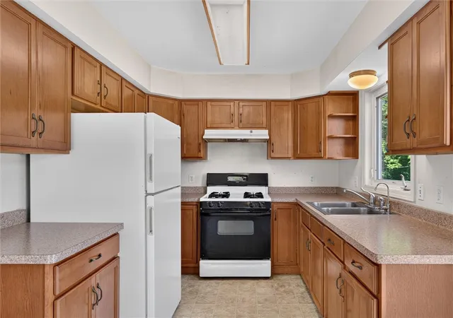 Homes for sale in Bloomfield, NY | 7142 Woolston Rd, Bloomfield, NY 14469 | MLS# R1693898